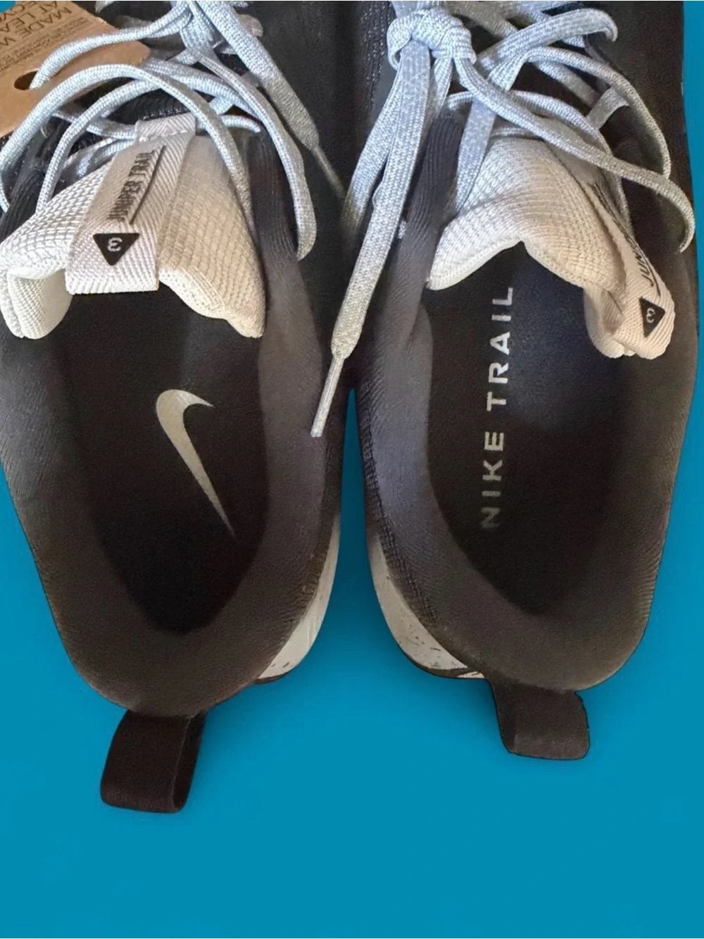 Nike Men's Black and White Trail Running Sneakers